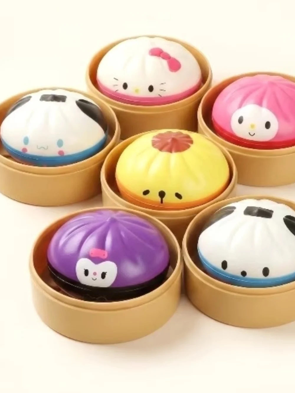Hello Kitty Sanrio Mystery Squishy - 1 Mystery Box